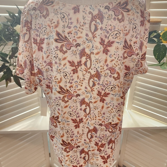 NINE  BRITTON NWT FLORAL BLOUSE WITH SPLIT BACK SIZE XL - Picture 5 of 9